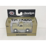 M2 Machines 1:64 Dodge W200 Power Wagon 1974 green